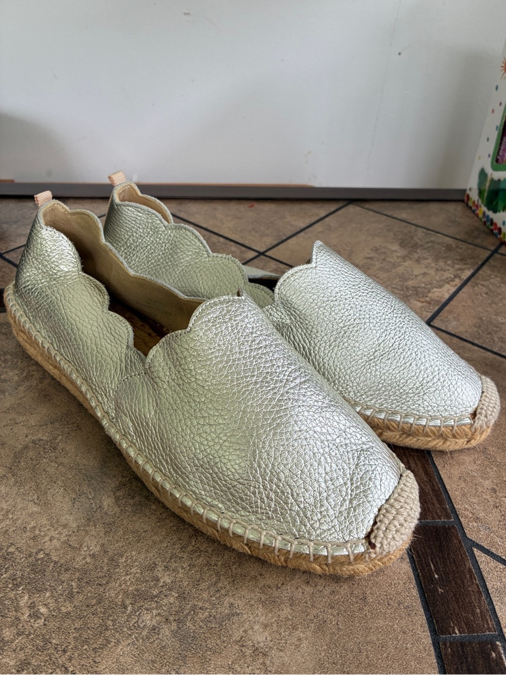Boden Metallic Silver Espadrille Slip-Ons Scalloped 40/ 8.5